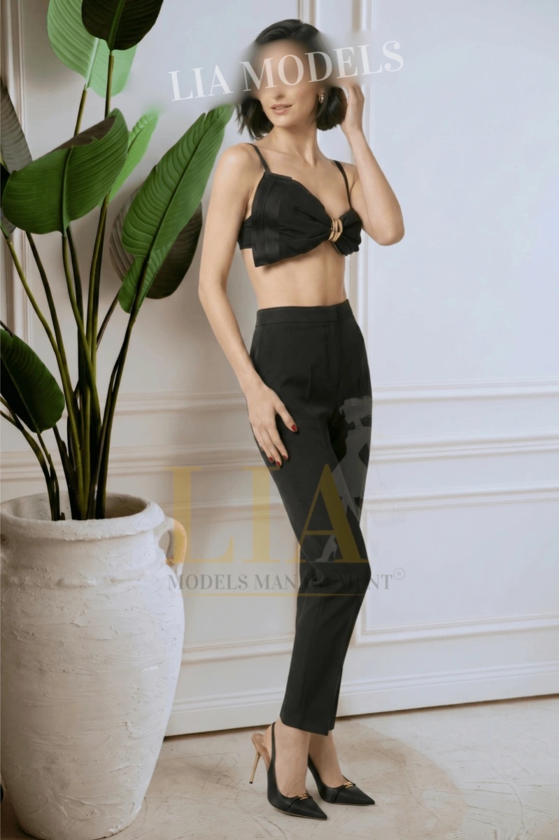 Escort Dame Ella, 25 Jahre, Berlin Mitte - Begleitservice Lia Models
