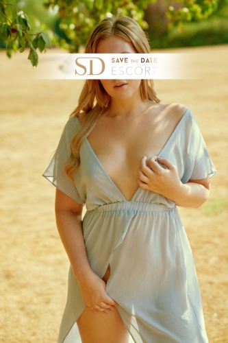 Belle Koblenz Save the Date Escort